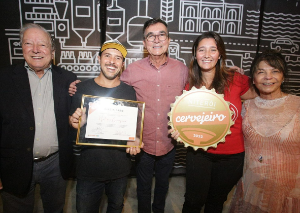 PREFEITURA ENTREGA O SELO NITERÃ“I CERVEJEIRO PARA A MALTECA