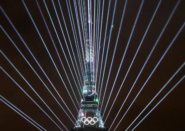 PARIS ABRE OLIMPÍADA COM INÉDITA CERIMÔNIA A CÉU ABERTO