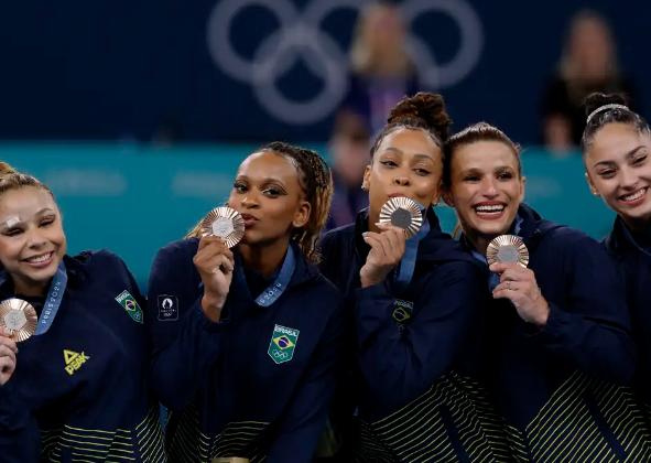 EQUIPE FEMININA CONQUISTA BRONZE NA GINÁSTICA ARTÍSTICA EM PARIS