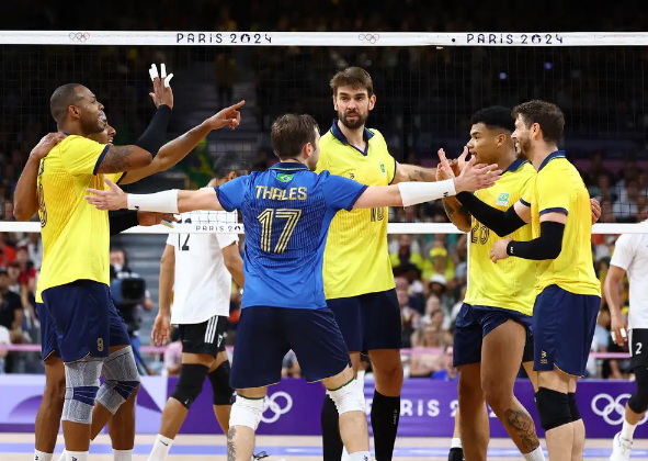 VÔLEI MASCULINO: BRASIL VENCE EGITO E SE GARANTE NAS QUARTAS EM PARIS