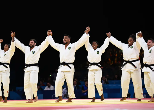 JUDÔ BRASILEIRO FECHA OLIMPÍADA COM BRONZE POR EQUIPES