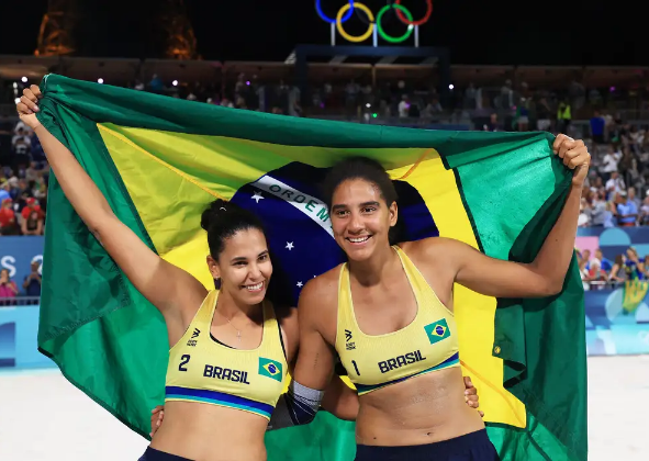 DUDA E ANA PATRÍCIA GARANTEM MEDALHA PARA O BRASIL NO VÔLEI DE PRAIA