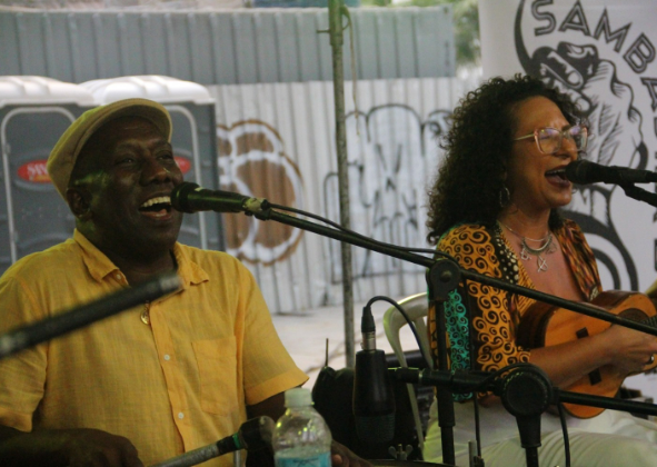 MINGO SILVA RECEBE GABRIELZINHO DO IRAJÁ EM FEIRA POPULAR EM NITERÓI