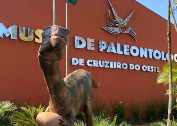 CRUZEIRO DO OESTE, NO PARANÁ, É RECONHECIDO COMO VALE NACIONAL DOS DINOSSAUROS