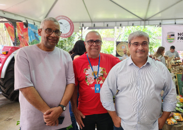 SUBSECRETÁRIO DE AGRICULTURA DO ESTADO MARCA PRESENÇA NA FESTA DO MORANGO COM CHOCOLATE 