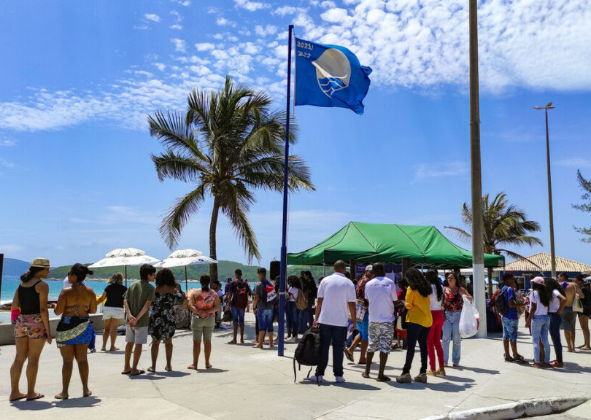 OUTUBRO REPLETO DE BOAS NOTÍCIAS PARA O TURISMO DE CABO FRIO (RJ): RENOVAÇÃO DA BANDEIRA AZUL NA PRAIA DO PERÓ E TEMPORADA COM VOOS EXTRAS DA AZUL