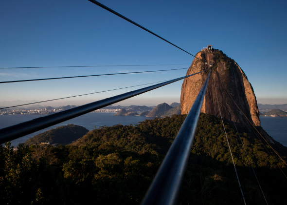 LIVRO QUE DESCORTINA O PÃO DE AÇÚCAR EM DETALHES É RELANÇADO