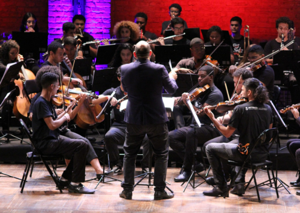 PROGRAMA APRENDIZ FAZ HOMENAGEM A PAULINHO DA VIOLA EM ESPETÁCULO MUSICAL