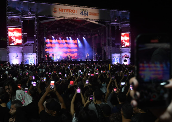 SHOWS DAS CELEBRAÇÕES DOS 451 ANOS DE NITERÓI ATRAÍRAM PÚBLICO DE 40 MIL PESSOAS