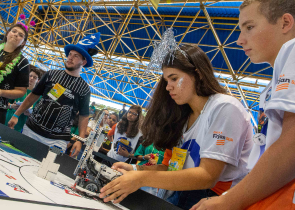 QUATRO EQUIPES DA REGIÃO SERRANA PARTICIPAM DE TORNEIO SESI DE ROBÓTICA NO RIO DE JANEIRO