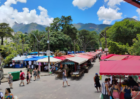 FIM DE SEMANA EM TERESÓPOLIS FOI DE MOVIMENTO INTENSO DE TURISTAS