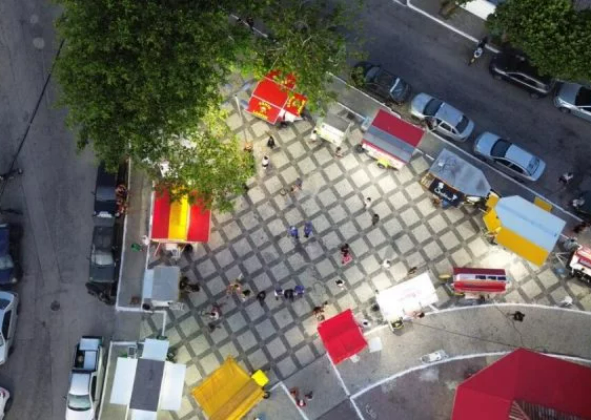 ORDENAMENTO DA PRAÇA DO MOINHO NO PERÓ INICIA COM SUCESSO NO PRIMEIRO FIM DE SEMANA