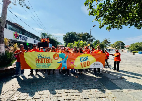 “BÚZIOS PROTEGE” LEVA ÀS RUAS O ALERTA: ABUSO NÃO É BRINCADEIRA