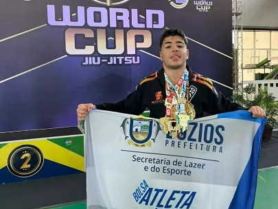 ATLETA DE BÚZIOS, EDUARDO PACHECO, É CAMPEÃO DA WORLD CUP DE JIU-JITSU E LÍDER ABSOLUTO DO RANKING 2024