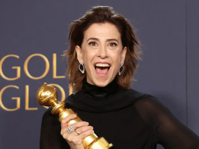 FERNANDA TORRES LEVA GLOBO DE OURO POR ATUAÇÃO EM AINDA ESTOU AQUI