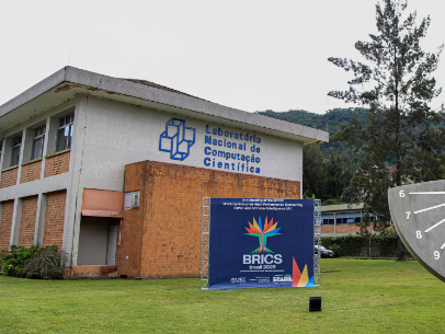 PETRÓPOLIS RECEBE DELEGAÇÕES DOS PAÍSES DO BRICS PARA DEBATER COMPUTAÇÃO DE ALTO DESEMPENHO E INTELIGÊNCIA ARTIFICIAL